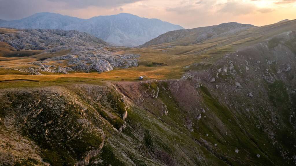 Bivak Zoran Simic - hut op Visocica 1800 meter hoogte